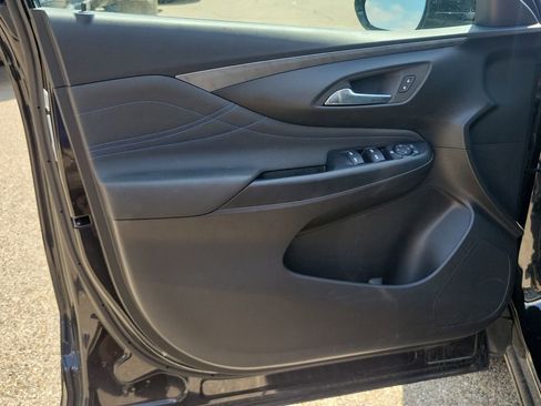 Used 2025 Buick Envista Sport Touring FWD image 19