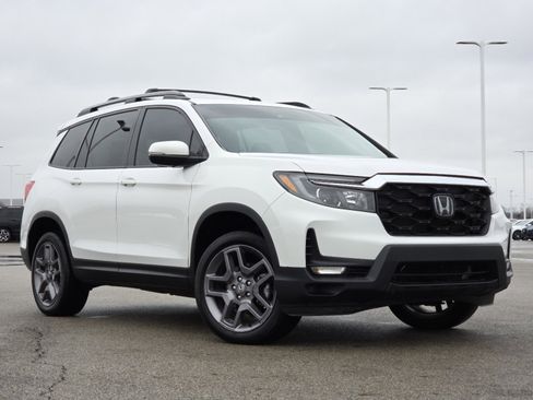 Used 2023 Honda Passport EX-L image 2