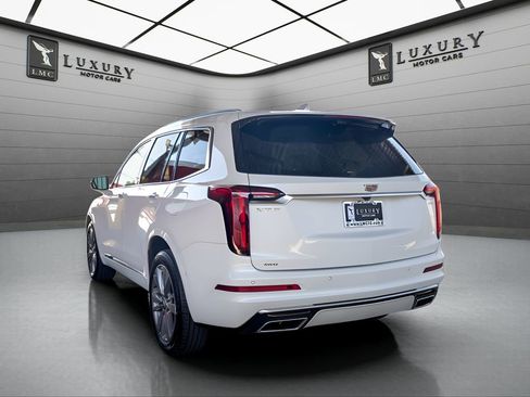 Used 2022 Cadillac XT6 Premium Luxury w/ Technology Package AWD/4WD image 6