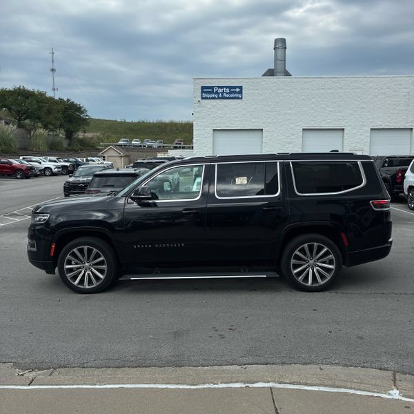 Used 2022 Jeep Grand Wagoneer Series I AWD/4WD image 2