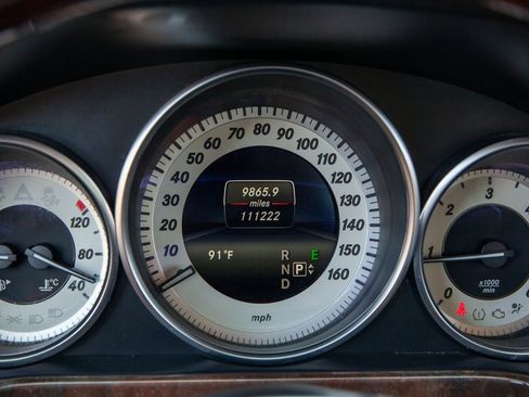 Used 2014 Mercedes-Benz E 250 BlueTEC 4MATIC Sedan image 17