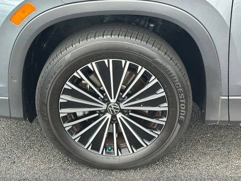 Used 2025 Volkswagen Tiguan S w/ 18" Wheel Package AWD/4WD image 8
