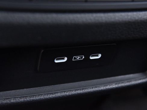 Certified 2025 Honda Pilot Touring image 27