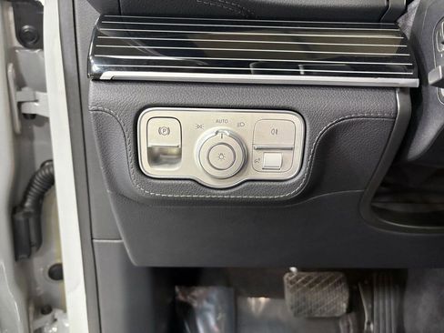 Used 2024 Mercedes-Benz GLE 450 4MATIC w/ AMG Line Exterior image 10