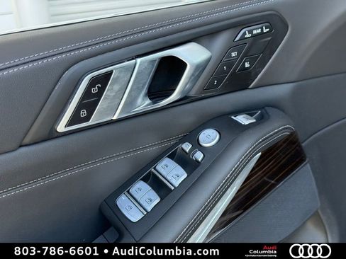 Used 2023 BMW X7 xDrive40i AWD/4WD image 21