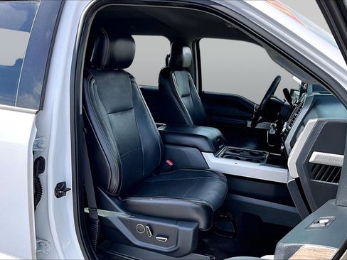 Used 2017 Ford F250 Lariat w/ Lariat Value Package AWD/4WD image 7