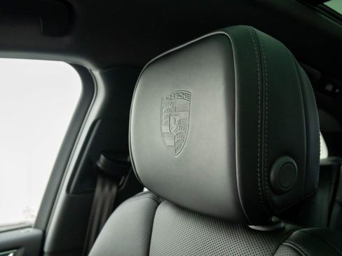 Certified 2026 Porsche Macan AWD/4WD image 28