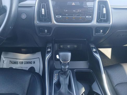 Used 2021 Kia Sorento S w/ Panoramic Sunroof Package image 13