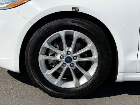 Used 2019 Ford Fusion SE image 11