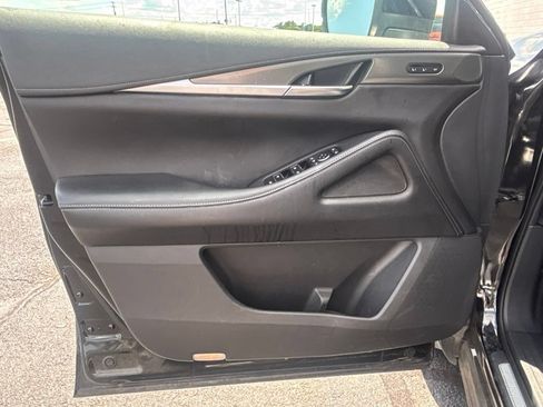 Used 2023 INFINITI QX60 Luxe w/ Cargo Package FWD image 7