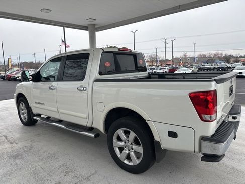 Used 2014 Nissan Titan SL w/ SL Moonroof Package image 4