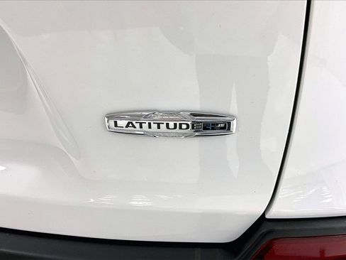 Used 2020 Jeep Cherokee Latitude Plus image 27