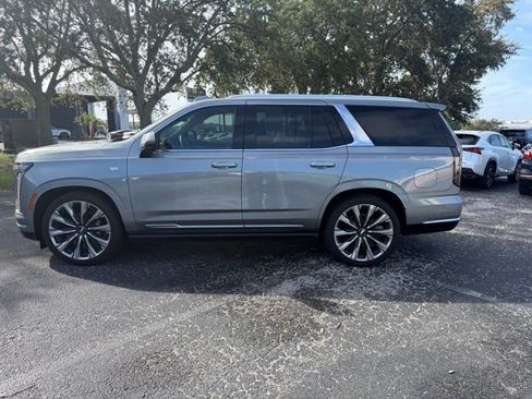 Certified 2026 Cadillac Escalade Platinum Luxury AWD/4WD image 11