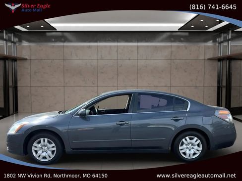 Used 2010 Nissan Altima 2.5 S image 2