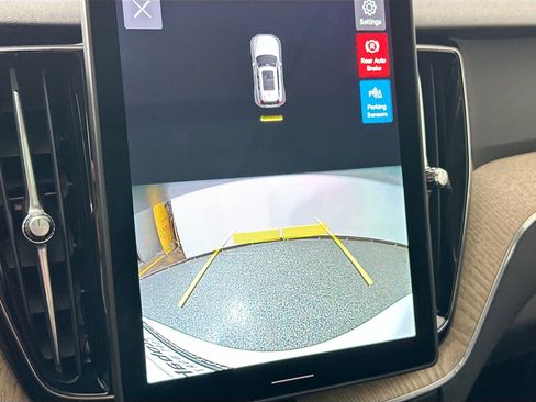 New 2026 Volvo XC60 B5 Core AWD/4WD image 15