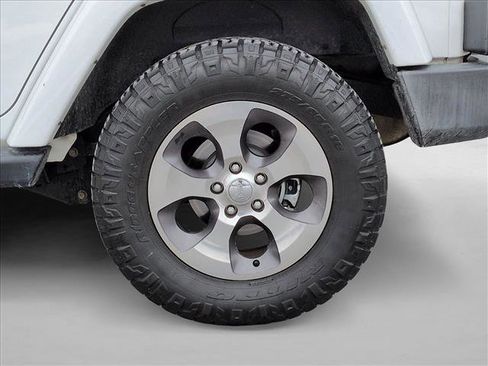 Used 2017 Jeep Wrangler Unlimited Sahara image 21