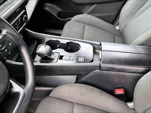 Used 2024 Nissan Rogue S image 13