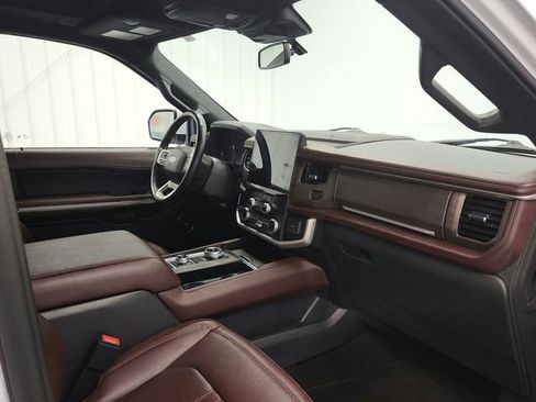 Used 2024 Ford Expedition Limited image 33