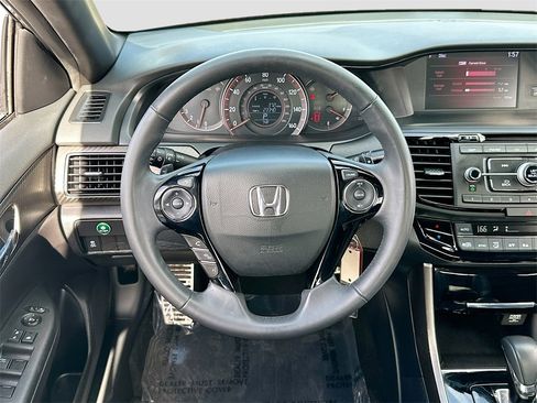 Used 2017 Honda Accord Sport image 20