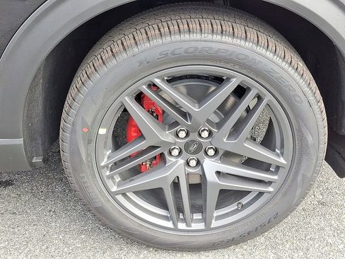 New 2026 Ford Explorer ST-Line w/ ST-Line Street Pack image 5