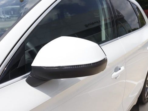 Used 2025 Audi Q5 2.0T Premium Plus image 13