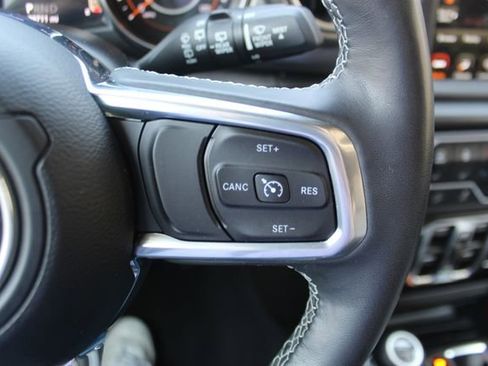 Used 2022 Jeep Wrangler Unlimited Sahara w/ Cold Weather Group image 14