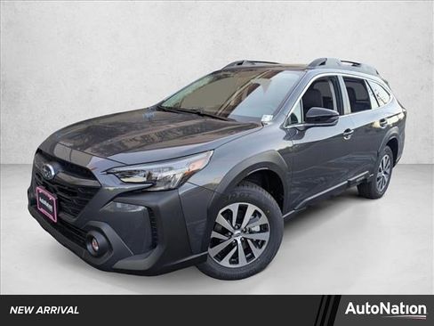 Used 2025 Subaru Outback Premium AWD/4WD image 1