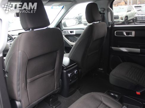 Used 2021 Ford Explorer XLT image 20