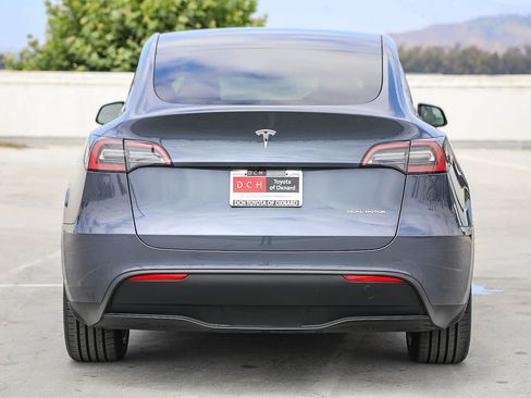 Used 2023 Tesla Model Y Long Range AWD/4WD image 6