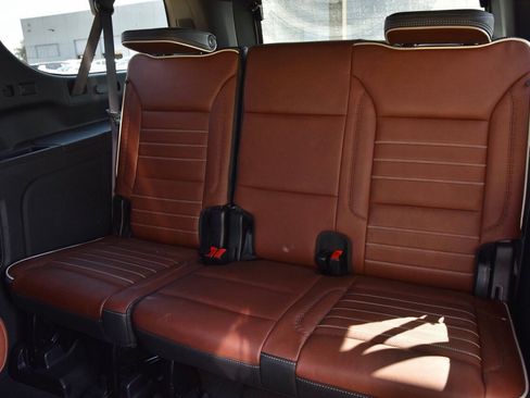 Used 2024 GMC Yukon XL Denali Ultimate image 13