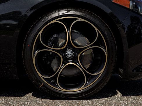 New 2025 Alfa Romeo Giulia w/ Driving Assist Package image 11