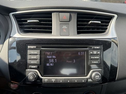 Used 2017 Nissan Sentra SV FWD image 19