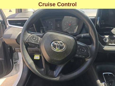 Used 2025 Toyota Corolla LE FWD image 11