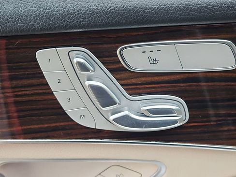 Used 2021 Mercedes-Benz GLC 300 4MATIC image 24