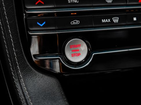 Used 2020 Jaguar F-PACE S AWD/4WD image 19