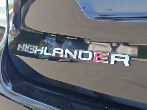 Used 2023 Toyota Highlander XLE FWD image 15