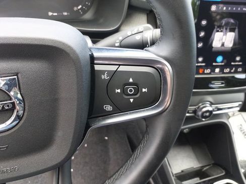 Used 2026 Volvo XC40 B5 Plus AWD/4WD image 8