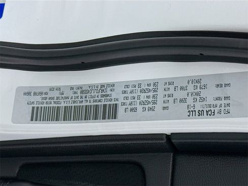 Used 2018 Jeep Grand Cherokee SRT w/ Trailer Tow Group IV image 27