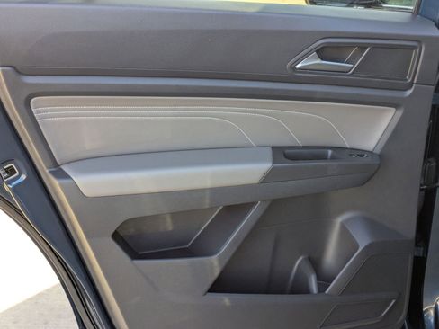 Used 2022 Volkswagen Atlas Cross Sport SE image 14