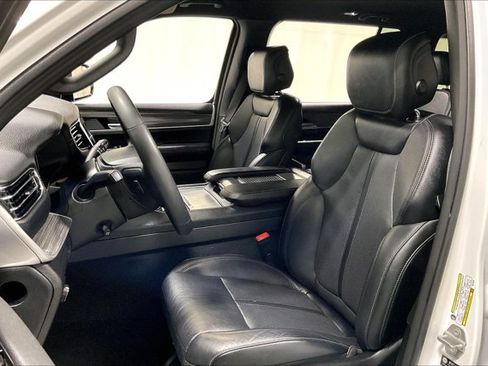 Used 2024 Jeep Wagoneer Series II w/ Flexible Seating Group AWD/4WD image 24