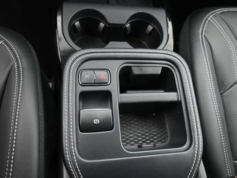 Used 2025 Ford Mustang Mach-E Premium image 23