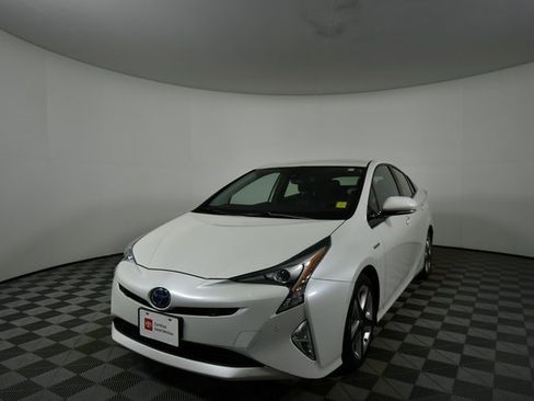 Used 2018 Toyota Prius Four Touring image 6
