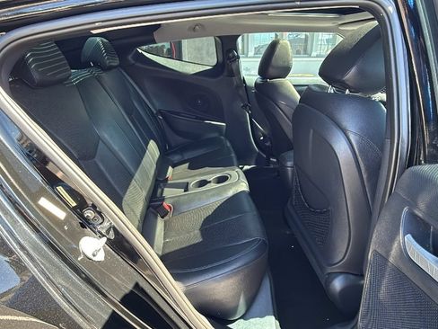 Used 2013 Hyundai Veloster Turbo w/ Ultimate Pkg FWD image 15