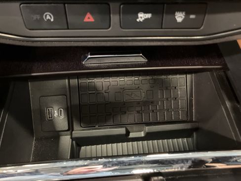 Used 2023 Ford Expedition Platinum image 24