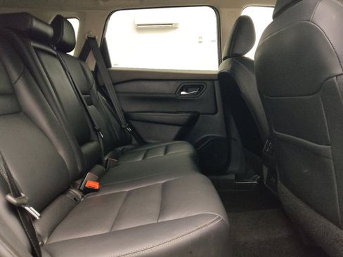 Used 2023 Nissan Rogue SL image 19