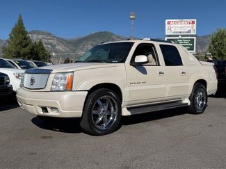 Used 2005 Cadillac Escalade EXT AWD/4WD video 1