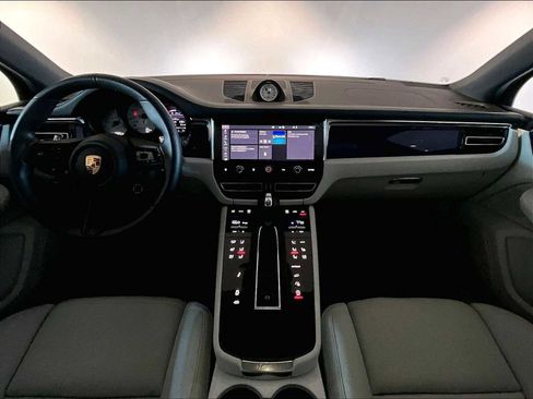 Used 2025 Porsche Macan Turbo image 17