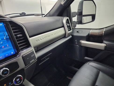 Used 2022 Ford F250 Lariat w/ Lariat Value Package image 13