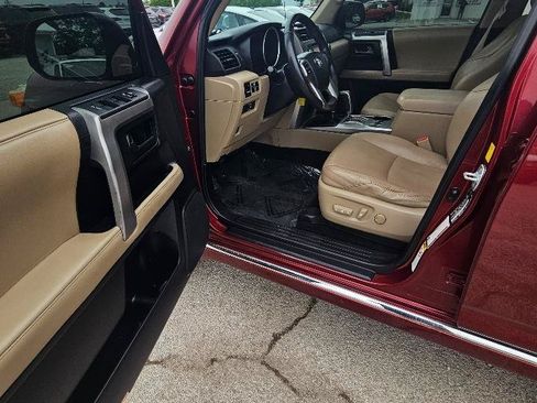 Used 2011 Toyota 4Runner SR5 w/ Premium Pkg w/Leather AWD/4WD image 11
