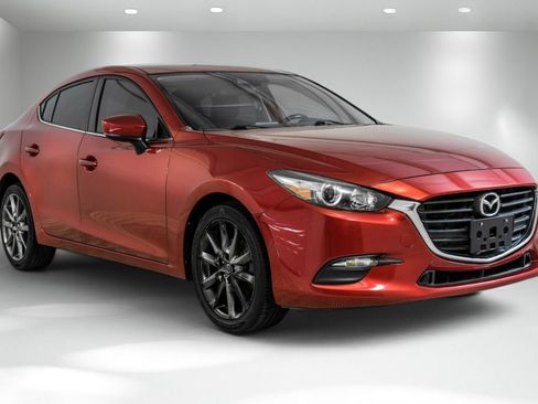 Used 2018 MAZDA MAZDA3 Touring FWD image 5